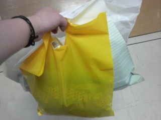 �����~����